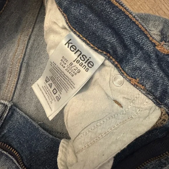 Kensie Frayed Hem Blue Jeans - Picture 4 of 4